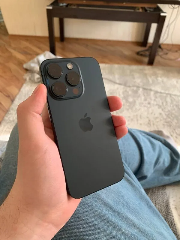 iPhone 15 Pro 256GB — Blue Titanium 1