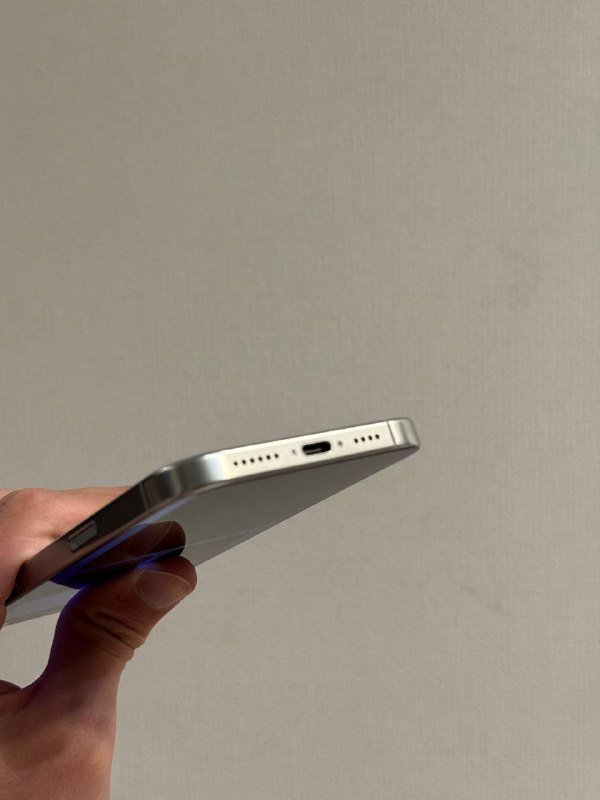 iPhone 16 Pro Max 256GB White Titanium 6