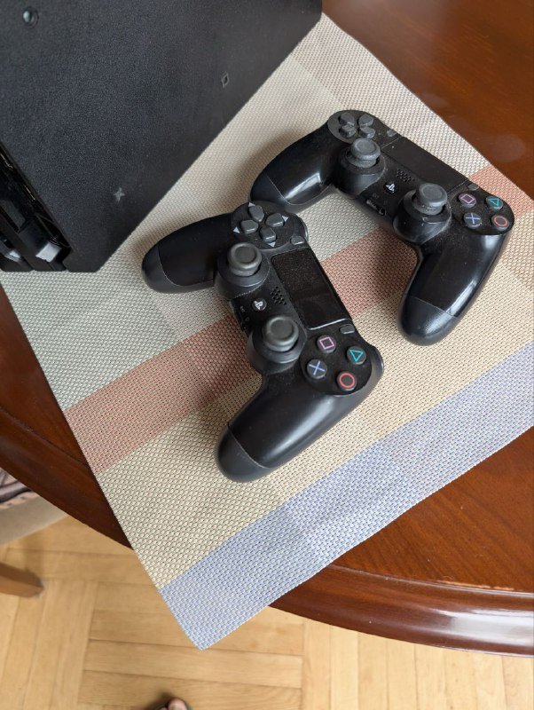 PlayStation 4 pro 1 TB