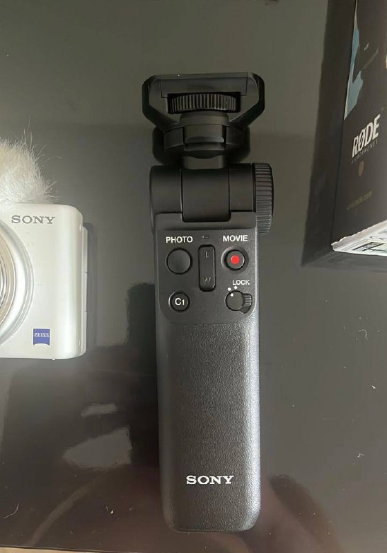 Камера Sony ZV-1 с микрофонами Rode и комплектом 5