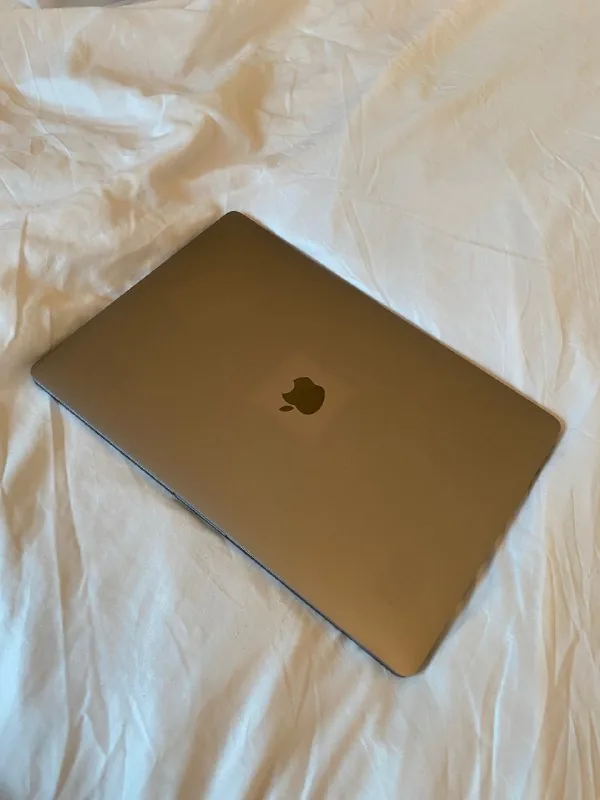 MacBook Pro 2018 15-inch 1