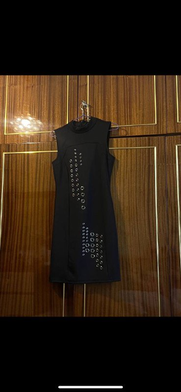 Джинсы, Черное длинное платье, Черное платье, Красное платье, Сумка бершка, Черная кофта, Худи 4