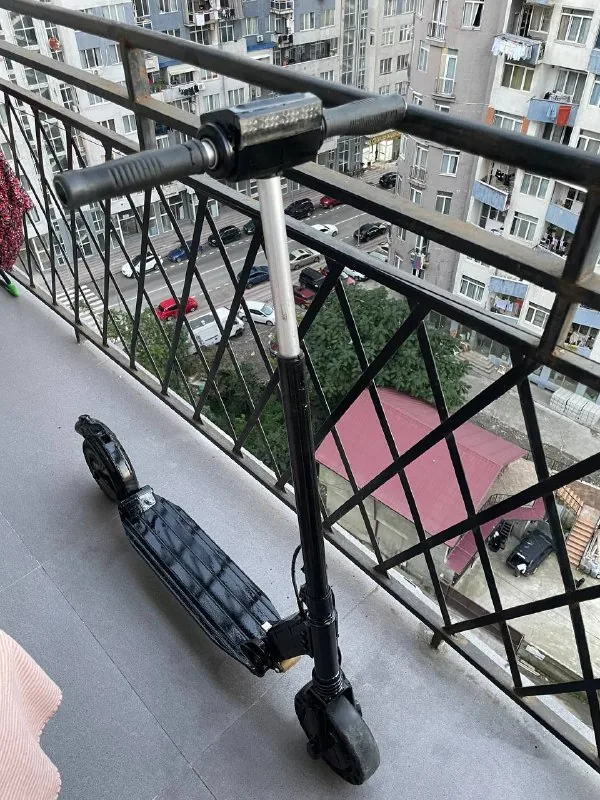 Jintech S3 Electric Scooter 1