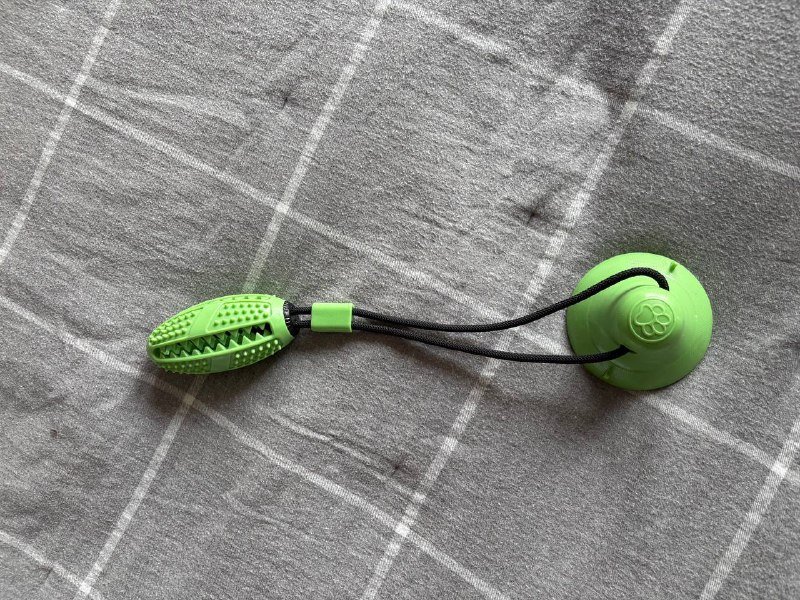 Игрушка для собак с присоской