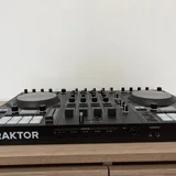 DJ-контроллер Native Instruments Traktor Kontrol S4 MK3 3