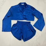 Шорты Levi’s, костюм юбка пиджак, очки Balenciaga, пижама, футболка, туфли, кроссовки Nike 4