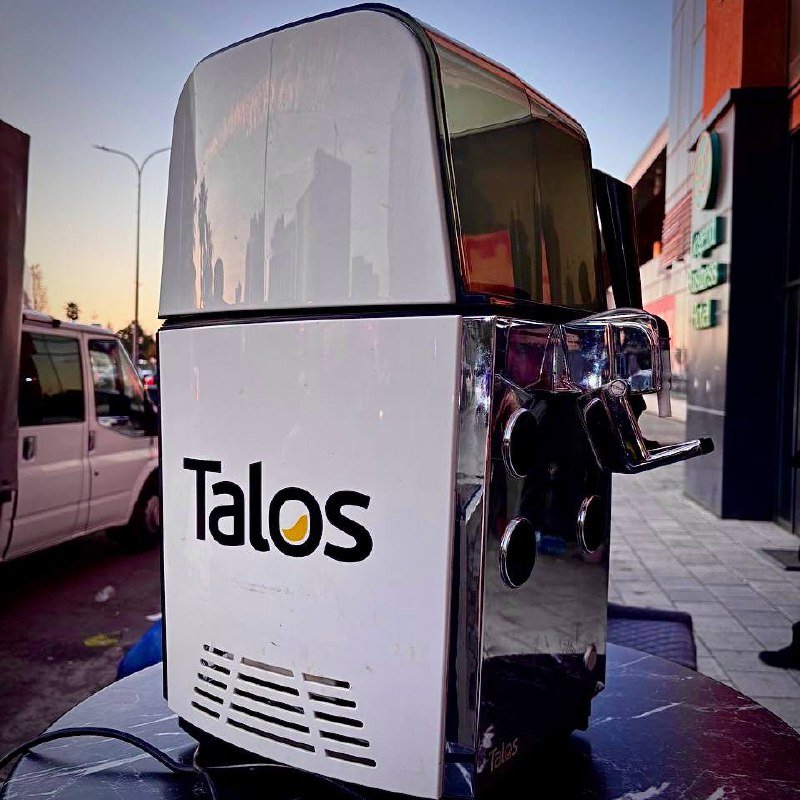 Столы, стулья, холодильники, кофемашина, посудомоечная машина 6