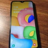Samsung Galaxy A01 და Galaxy S10e 1