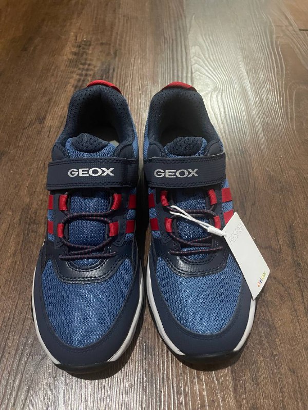 Новые кроссовки 35 размер 2