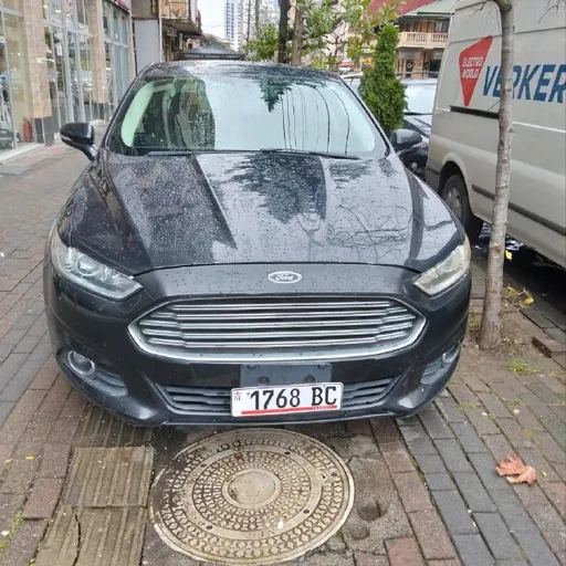Ford Fusion hybrid plug-in