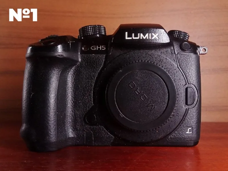 Камера Panasonic GH5, адаптер Viltrox EF-M2 II, радиосистема Saramonic UwMic9 1