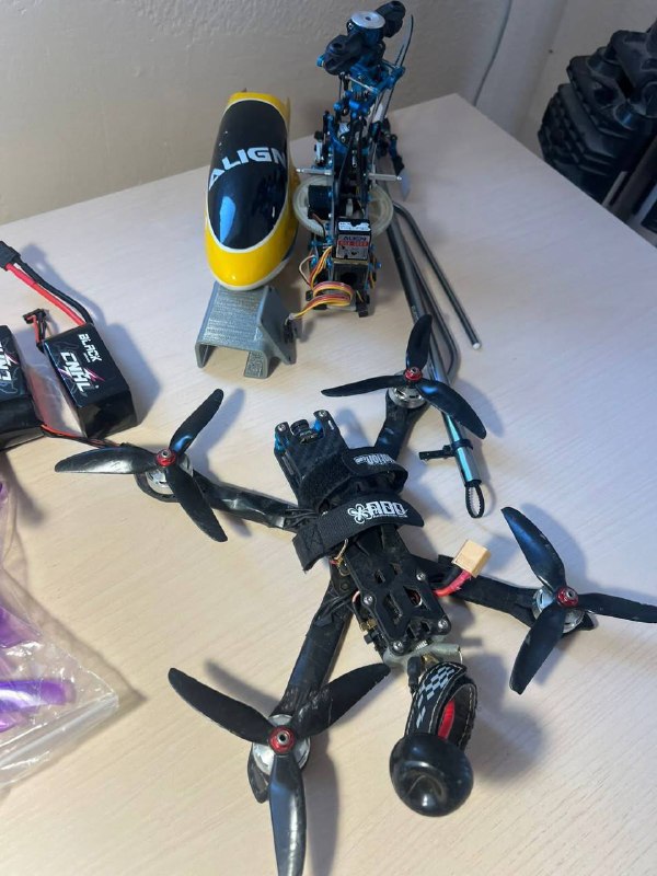 FPV-дроны, пульт Radiomaster TX16S, зарядное ISDT D2, вертолёт Align T-rex 450 6