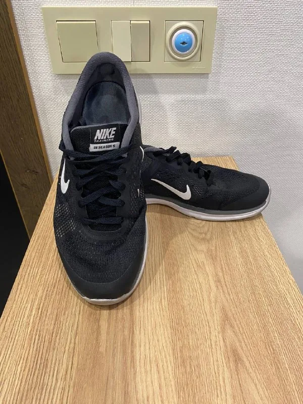 Женские кроссовки Nike 1
