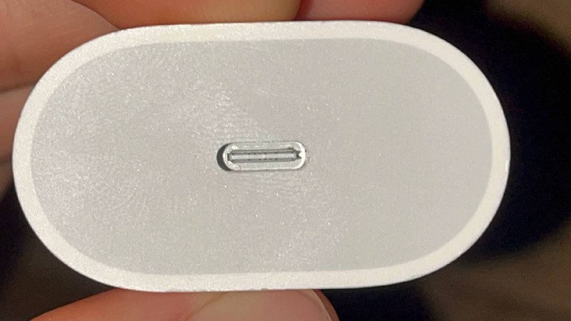 Оригинальный зарядный блок Apple iPhone 20W 4