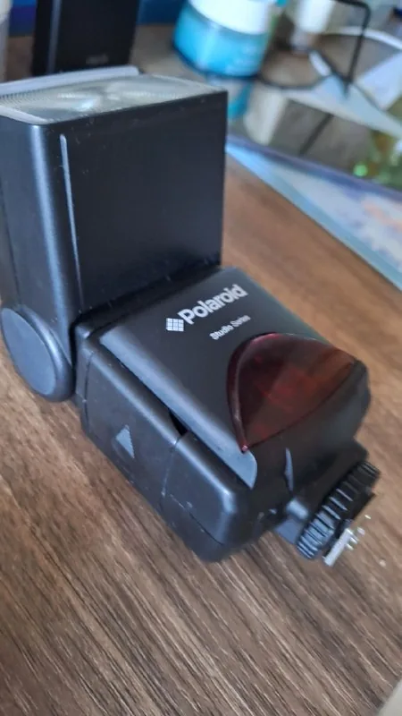 Вспышка Polaroid 1
