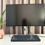 Стол, кресло Steelcase Series 2, монитор Dell UltraSharp 27, клавиатура Keychron K4 4