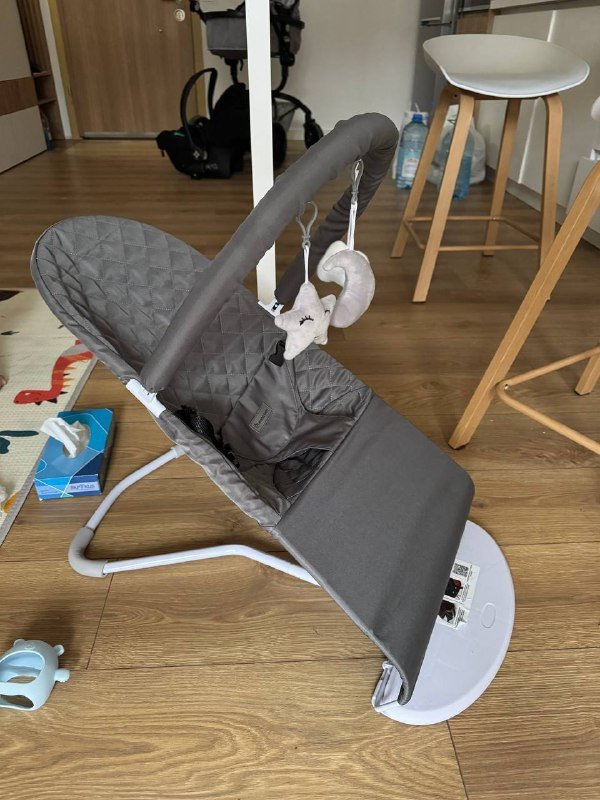 Шезлонг-качалка для новорожденных Misha Baby