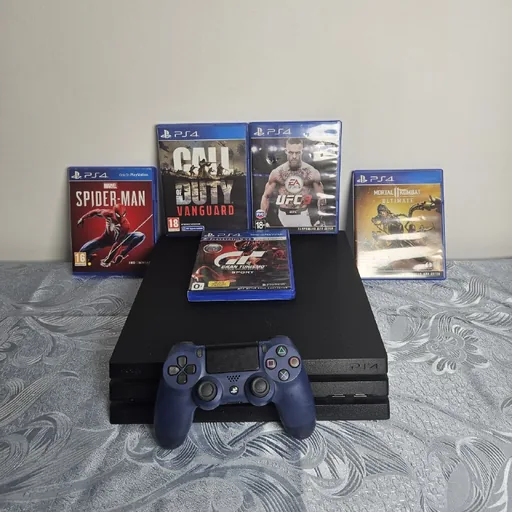 PlayStation 4 Pro, джойстик, диски
