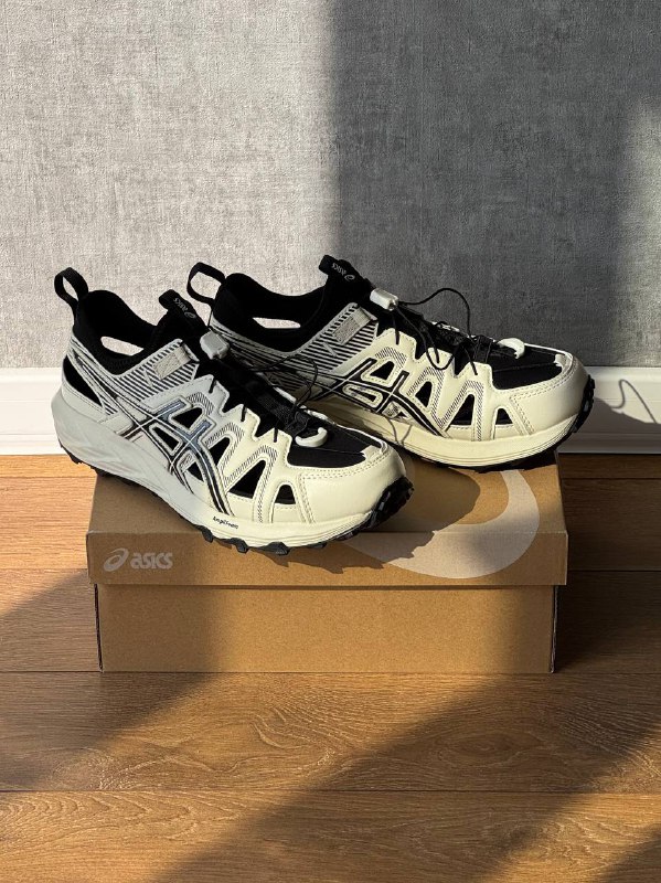 Кроссовки ASICS Gel-Sonoma SE женские