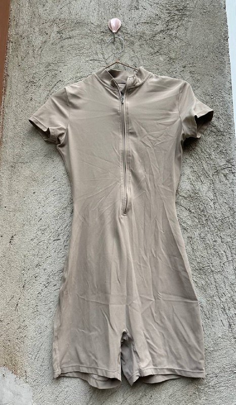 Жилетка, юбка H&M, спортивный комбез 3