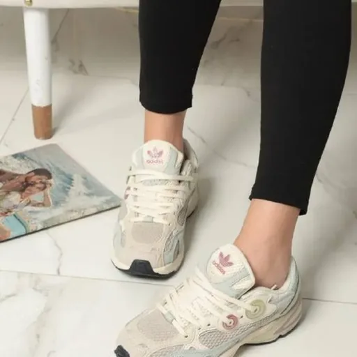 Кроссовки adidas