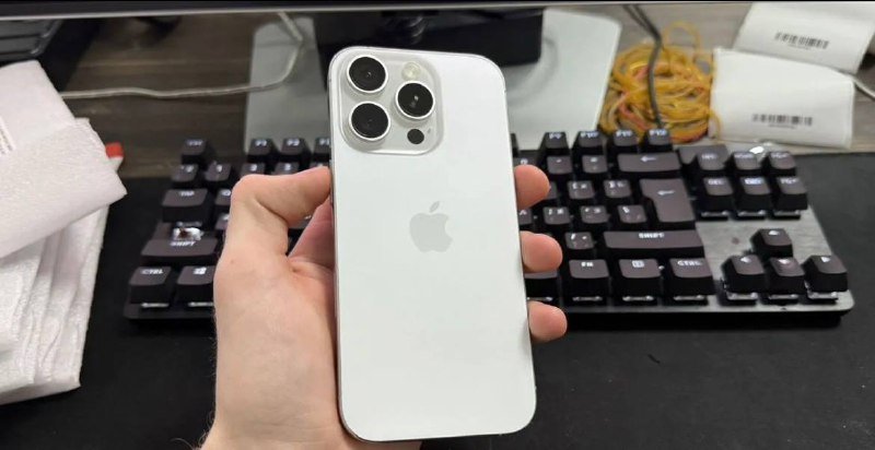 iPhone 16 Pro белый 256 ГБ