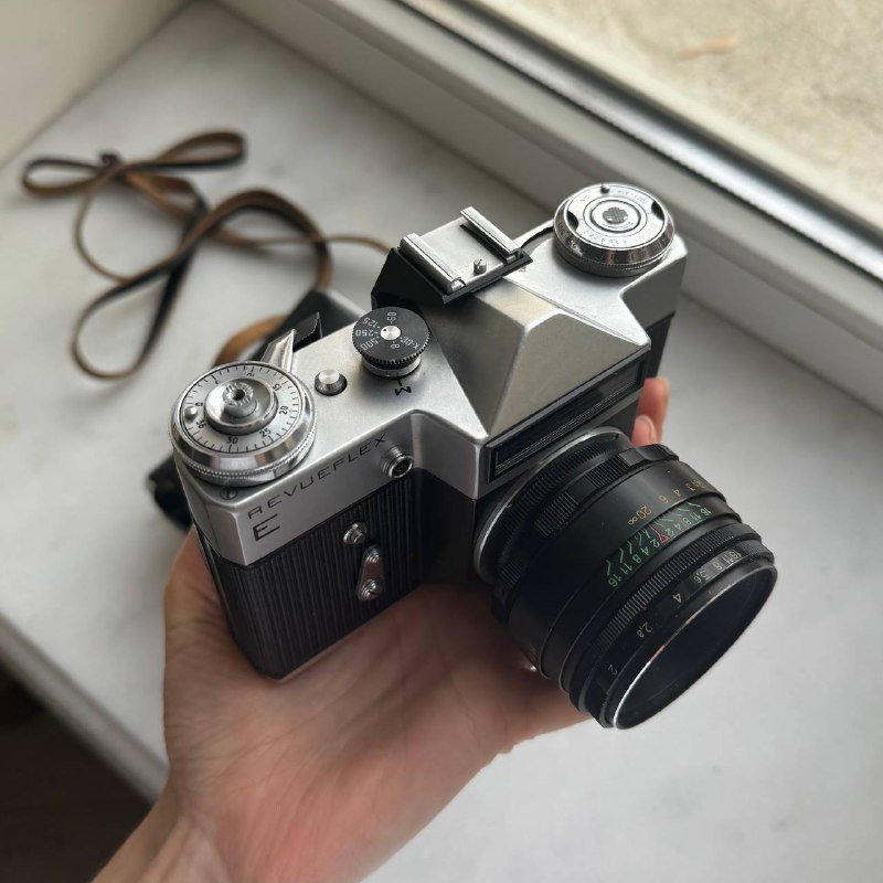 Плёночный фотоаппарат Зенит Е с объективом Helios-44-2 58mm f/2 2