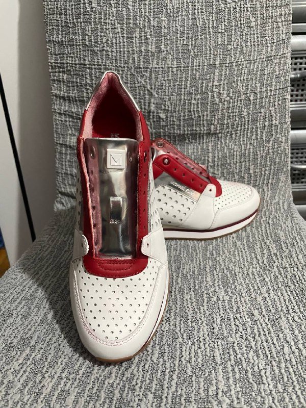 Женские кроссовки Michael Kors 38 размер