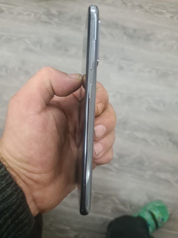 Телефон Samsung Galaxy S20 4