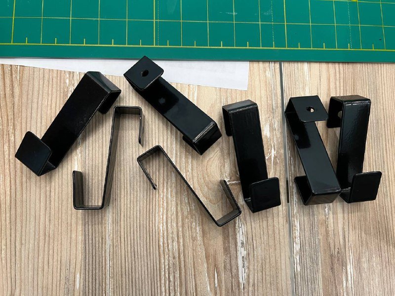 вешалка Meister железная с крючками 2