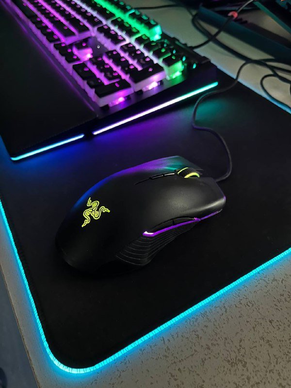 Держатель для телефона, клавиатура Razer BlackWidow Chroma v2, коврик для мышки, мышка 7