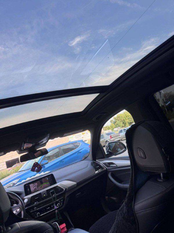 BMW X3 белый внедорожник с кожаным салоном и панорамной крышей 4