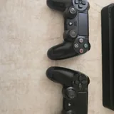 PS4 Slim, два контроллера 2