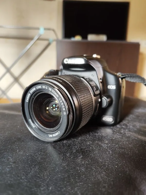 Фотоаппарат Canon EOS 450D с объективом 18-55 мм 1