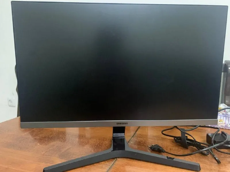 Монитор Samsung 24" IPS Full HD 1