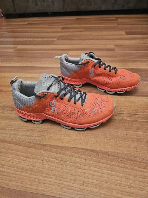 Кроссовки On Running Cloudsurfer размер 40