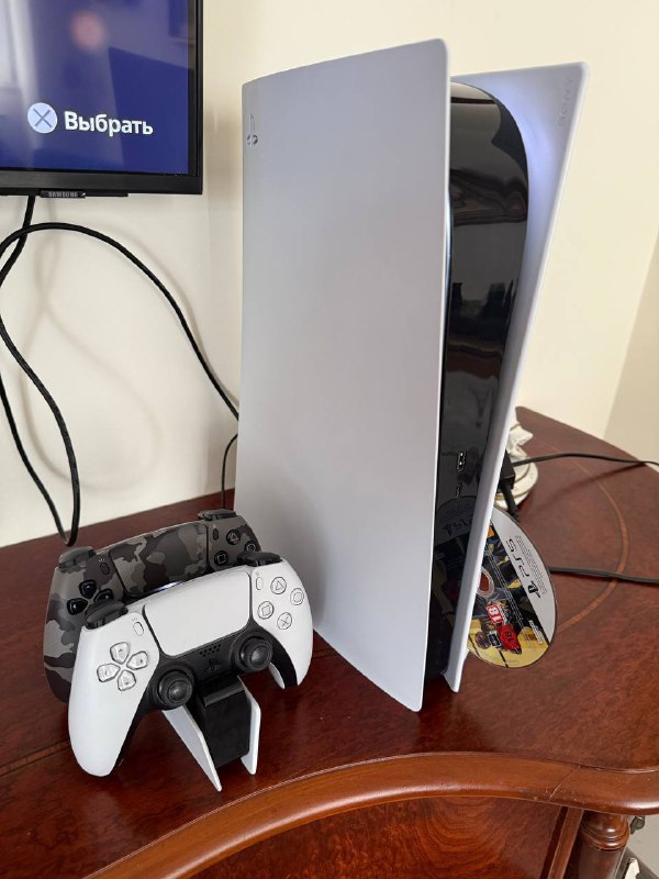 PS5 disc edition, два джойстика, док станция, диск ГТА5