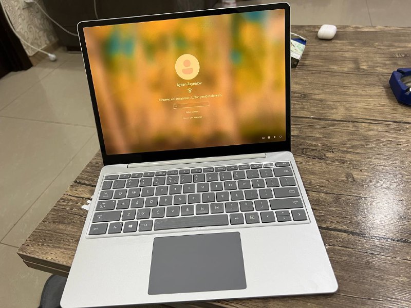 Surface laptop