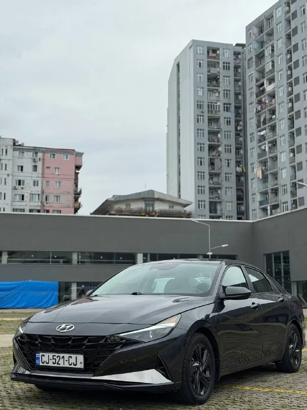 Hyundai Elantra SEL 1