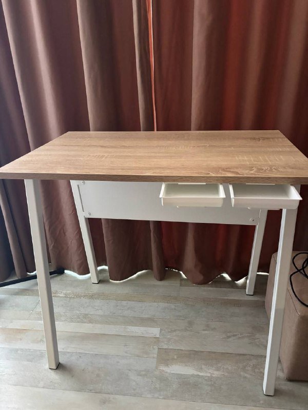 Столик, кресло, настольная лампа, рабочий стол, RGB светильники 3