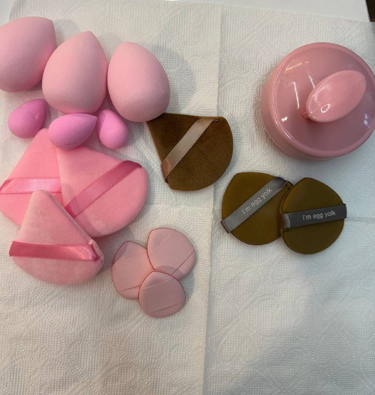 Набор уходовых средств: масла, маска, патчи, дезодорант, кисти для массажа, спонжи 8