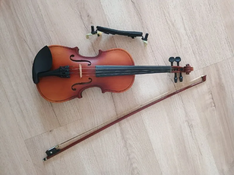 Детская скрипка 1/2 с аксессуарами 1