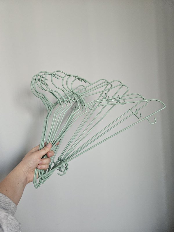 Металлические вешалки светло-зеленые, зеленые, розовые 3