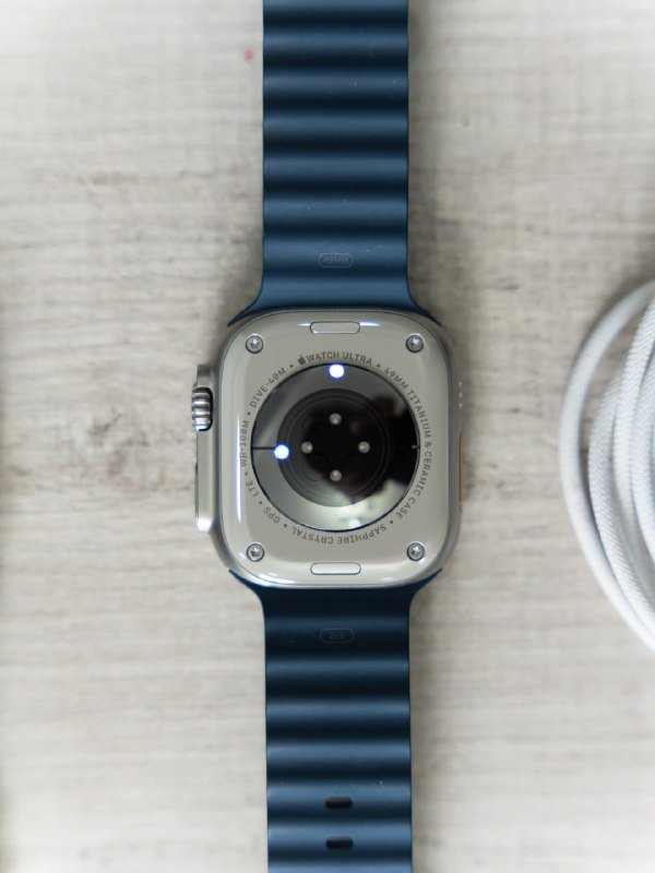 Apple Watch Ultra 2, 2 ремешка, зарядное 5