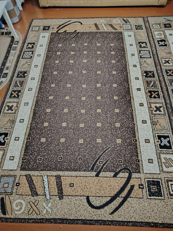 Диван с креслами, компьютерный стол, ковровое покрытие 4