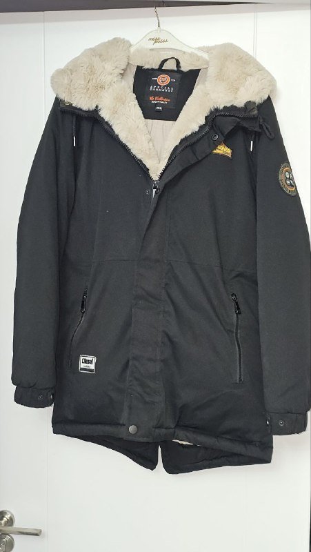 Зимняя тёплая куртка с мехом на рост 164 см
