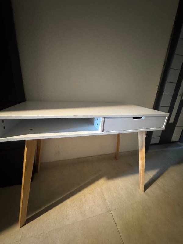 Компьютерный стол Jusk