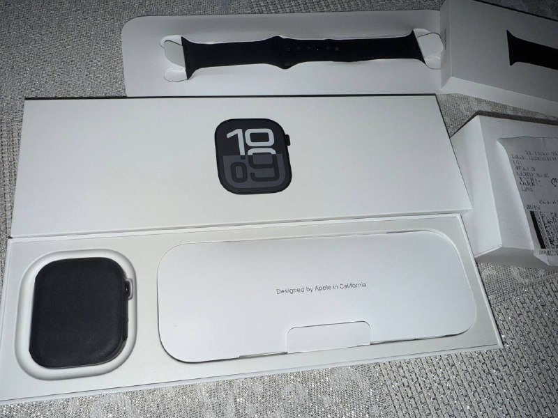 Apple Macbook Pro, Macbook Air, Watch 10, Watch Ultra 2 2