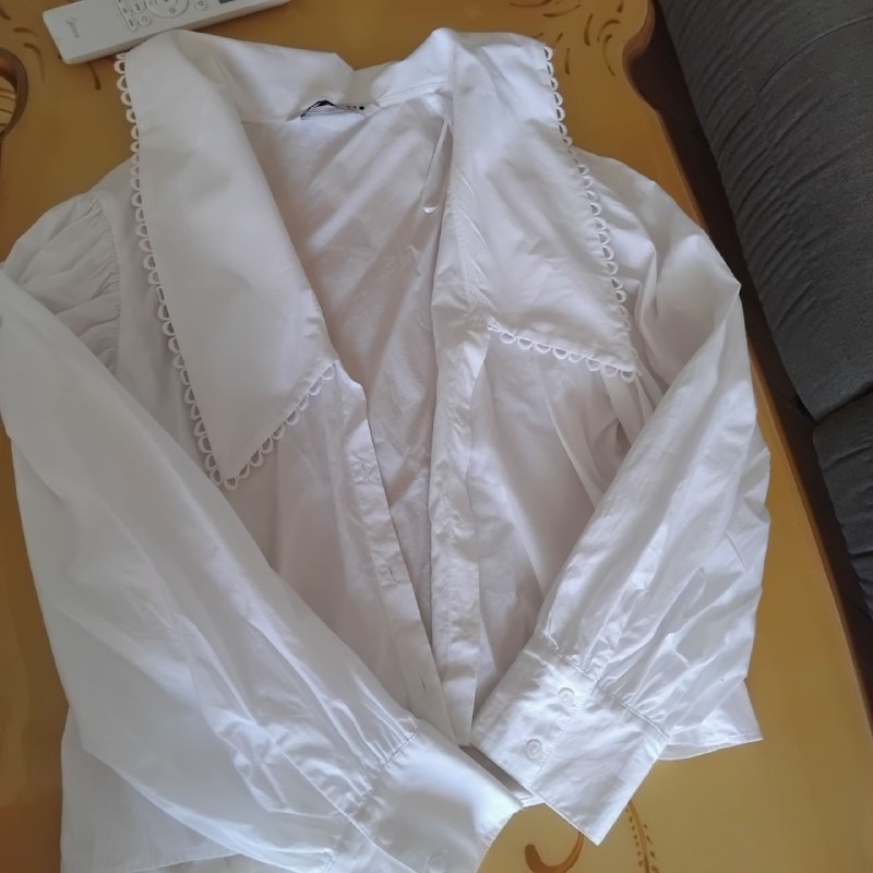 Рубашки белые женские, 2 шт