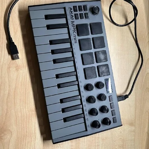 Akai MPK Mini MK3 midi клавиатура